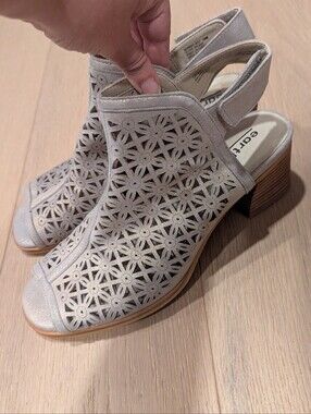 Gabor Women's Laser-Cut Slingback Heels in Light Gray/Gold
